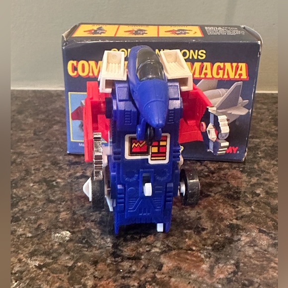 Tomy McDonald’s Commandrons Commander Magna Kids Motorized Jet - Picture 5 of 12